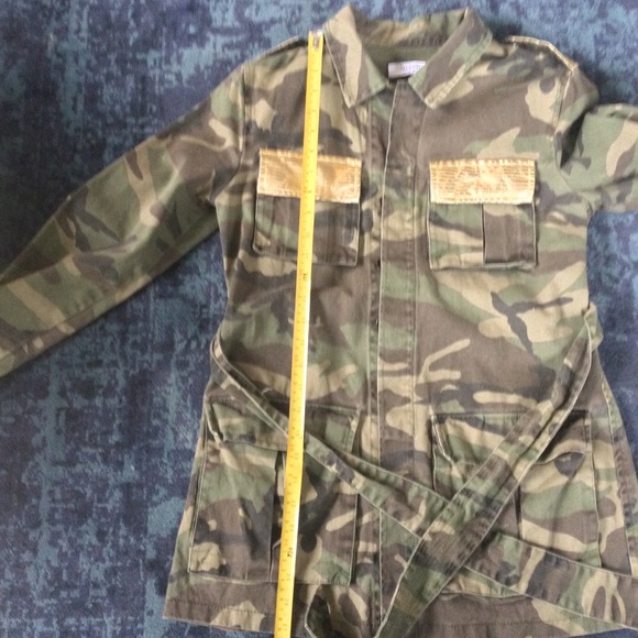 Camouflage Long Belted Utility Jacket Small 34” Bust unbranded Gold Accents - Picture 7 of 7
